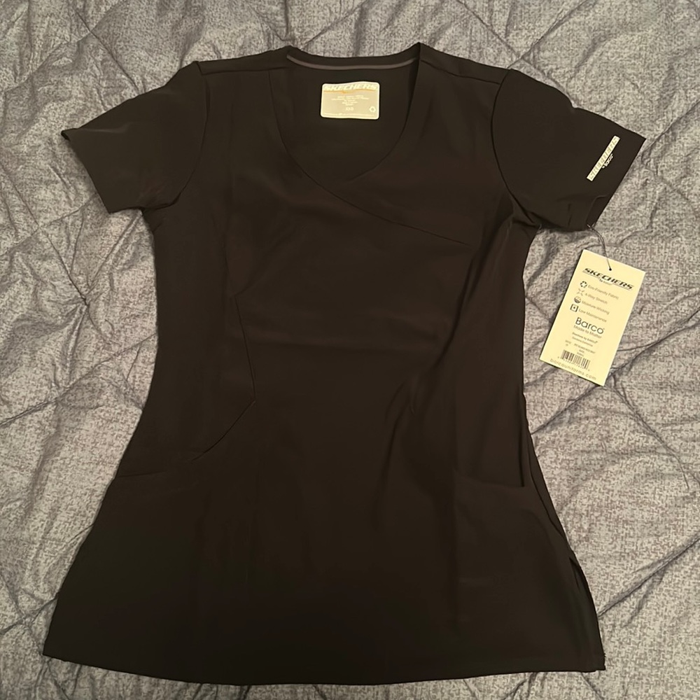 Sketchers black scrub top XXS